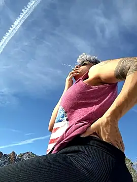 Snapshot of CeceilaMoon chatting on January 2026 08:05:01 PM CeceilaMoon online show from January 2026 08:05:01 PM