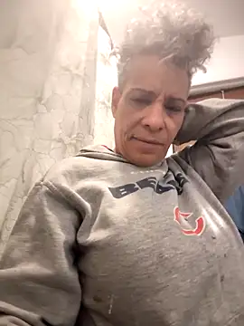 Snapshot of CeceilaMoon chatting on February 2026 09:28:01 PM CeceilaMoon online show from February 2026 09:28:01 PM