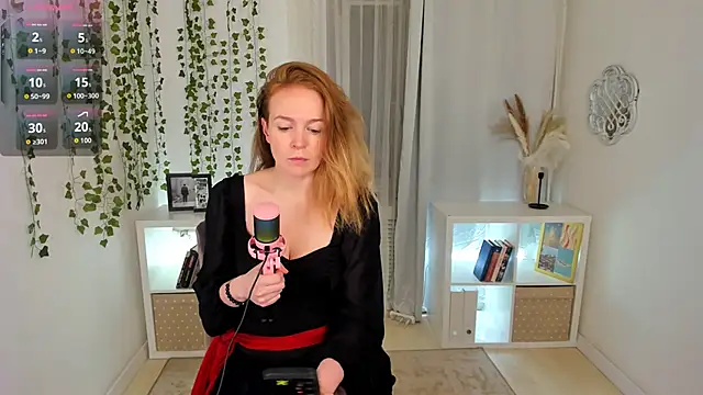 Asha Glooom online show from October 2025 06:19:01 PM