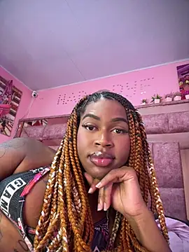 Snapshot of shenielxx chatting on June 2026 11:30:02 AM shenielxx online show from June 2026 11:30:02 AM
