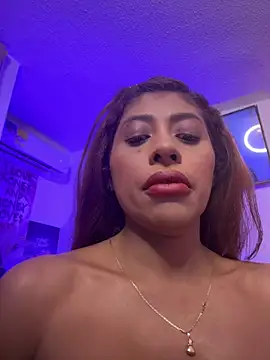 Snapshot of canela_10 chatting on July 2026 02:05:17 AM canela 10 online show from July 2026 02:05:17 AM