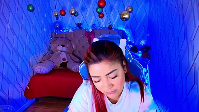 NicolleTaylor online show from December 2025 03:32:02 AM