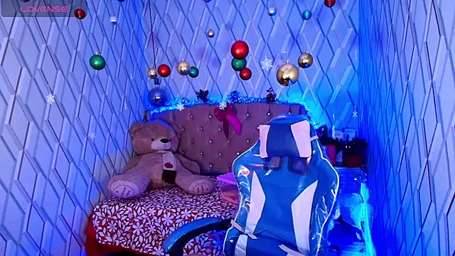 NicolleTaylor online show from December 2025 04:06:02 AM