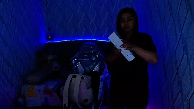 NicolleTaylor online show from November 2025 02:15:02 AM