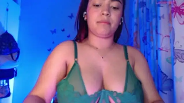 NicolleTaylor online show from April 2026 12:04:01 AM