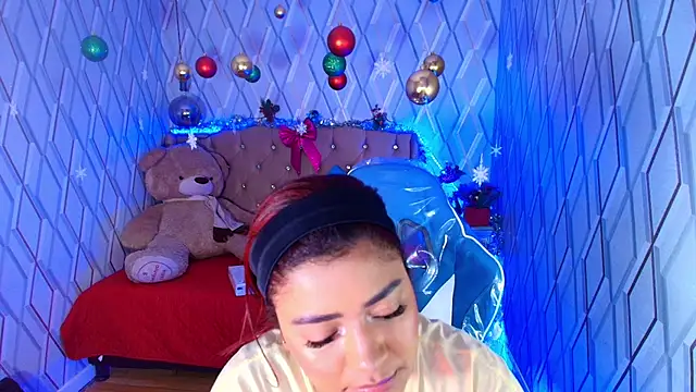 NicolleTaylor online show from December 2025 03:57:01 AM