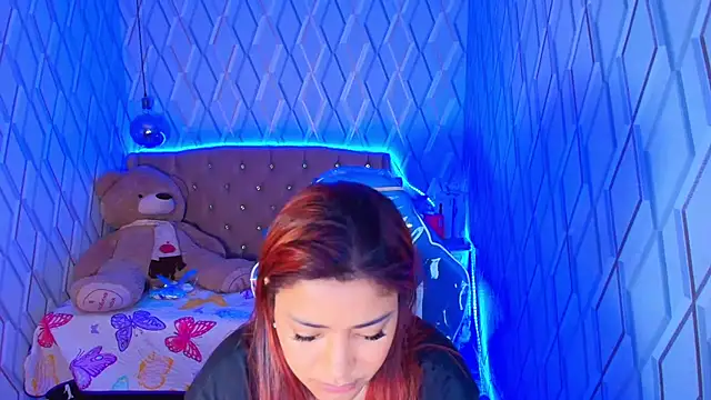 NicolleTaylor online show from November 2025 03:44:01 AM