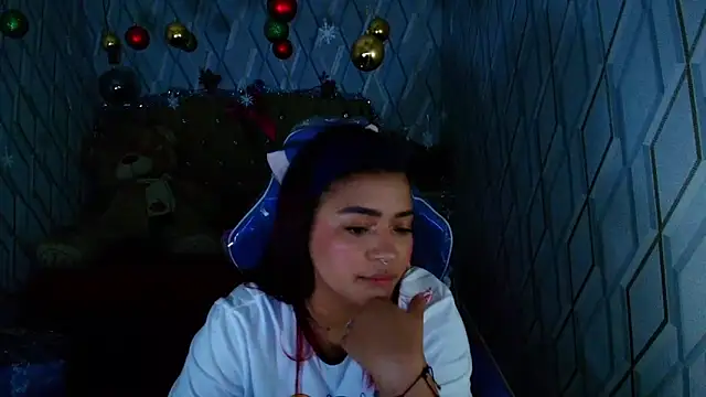 NicolleTaylor online show from December 2025 04:06:01 AM