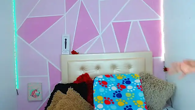 Snapshot of AngeDrty chatting on October 2025 04:03:01 AM AngeDrty online show from October 2025 04:03:01 AM