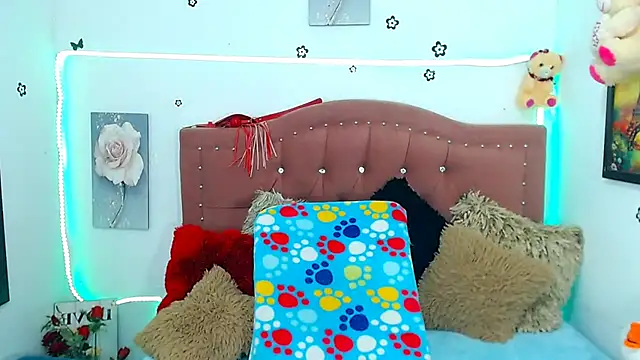 Snapshot of AngeDrty chatting on February 2025 12:30:01 AM AngeDrty online show from February 2025 12:30:01 AM