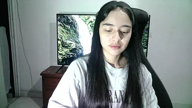 Snapshot of aineangeel chatting on February 2025 02:09:02 AM aineangeel online show from February 2025 02:09:02 AM