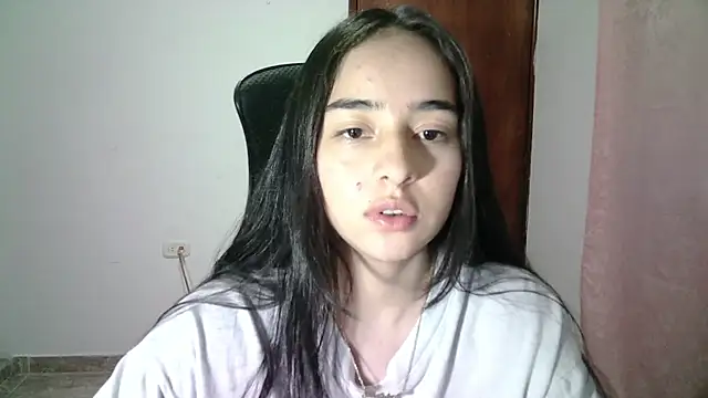 Snapshot of aineangeel chatting on October 2025 01:06:02 AM aineangeel online show from October 2025 01:06:02 AM