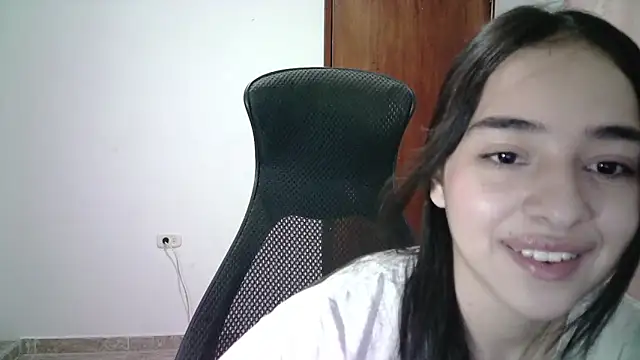 Snapshot of aineangeel chatting on October 2025 12:23:02 AM aineangeel online show from October 2025 12:23:02 AM