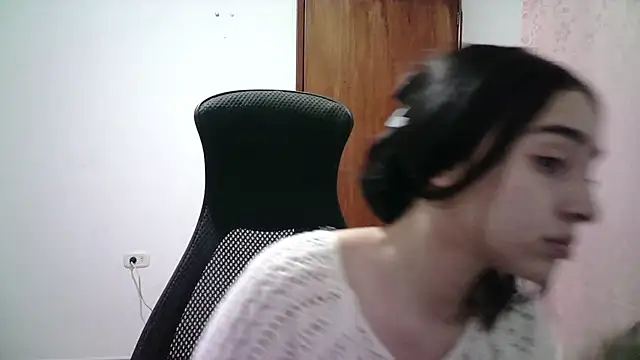 Snapshot of aineangeel chatting on September 2025 11:33:02 PM aineangeel online show from September 2025 11:33:02 PM