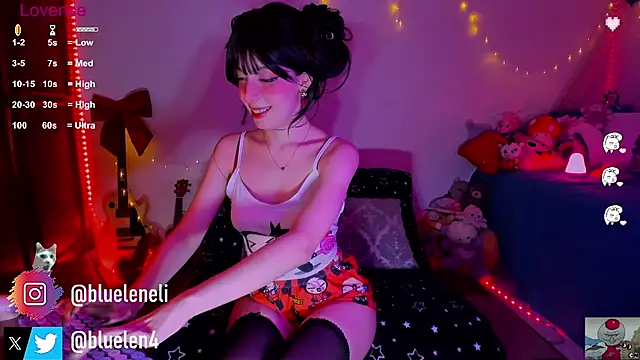 bluelen online show from February 2025 07:49:01 AM