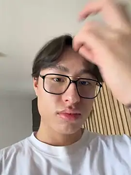 Snapshot of SrLuis18 chatting on January 2026 08:29:01 PM SrLuis18 online show from January 2026 08:29:01 PM