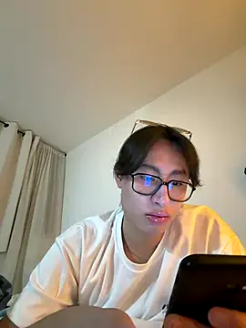 Snapshot of SrLuis18 chatting on December 2025 04:36:01 AM SrLuis18 online show from December 2025 04:36:01 AM