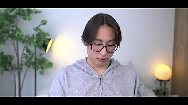 Snapshot of SrLuis18 chatting on January 2026 06:47:02 PM SrLuis18 online show from January 2026 06:47:02 PM