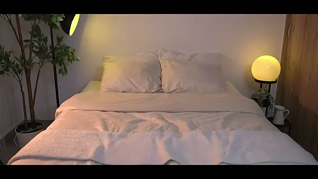 Snapshot of SrLuis18 chatting on November 2025 08:56:02 PM SrLuis18 online show from November 2025 08:56:02 PM