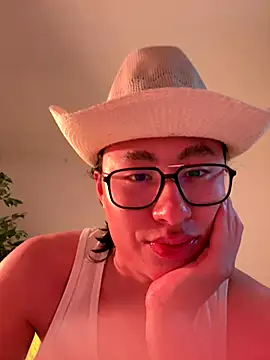 Snapshot of SrLuis18 chatting on November 2025 03:00:02 AM SrLuis18 online show from November 2025 03:00:02 AM