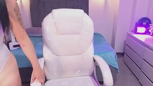 iam sofiia online show from March 2026 08:32:02 PM