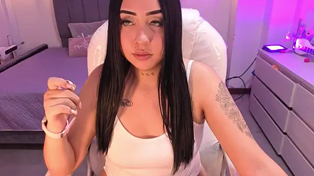 iam sofiia online show from May 2026 07:19:02 PM