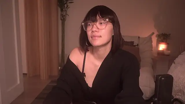 Snapshot of meganmei666 chatting on December 2024 03:07:02 AM meganmei666 online show from December 2024 03:07:02 AM