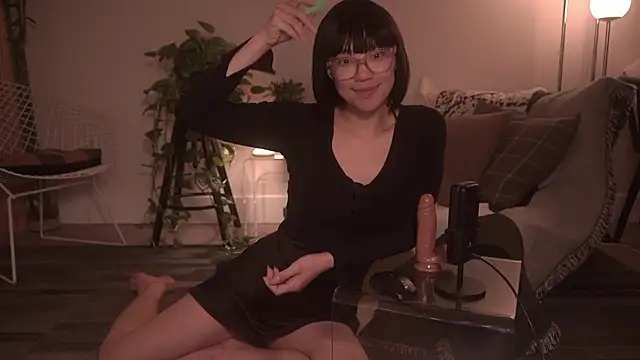 Snapshot of meganmei666 chatting on January 2025 03:02:02 AM meganmei666 online show from January 2025 03:02:02 AM