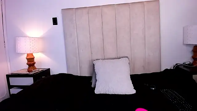 Snapshot of MarthinaBaker chatting on February 2026 12:17:01 PM MarthinaBaker online show from February 2026 12:17:01 PM