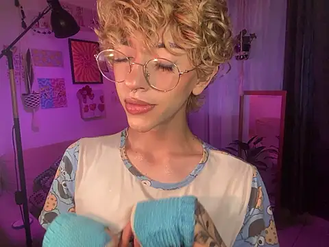 Snapshot of lyamthommpson chatting on March 2026 08:32:02 PM lyamthommpson online show from March 2026 08:32:02 PM