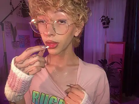 Snapshot of lyamthommpson chatting on March 2026 08:09:01 PM lyamthommpson online show from March 2026 08:09:01 PM