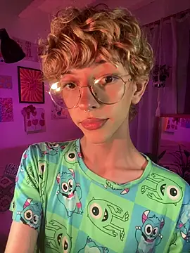 Snapshot of lyamthommpson chatting on February 2026 03:20:01 AM lyamthommpson online show from February 2026 03:20:01 AM