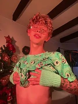 Snapshot of lyamthommpson chatting on December 2025 08:14:01 PM lyamthommpson online show from December 2025 08:14:01 PM