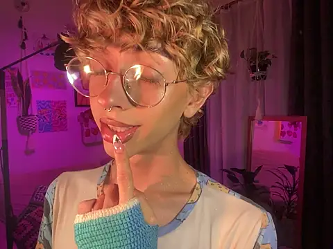 Snapshot of lyamthommpson chatting on February 2026 03:50:01 AM lyamthommpson online show from February 2026 03:50:01 AM