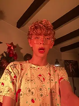 lyamthommpson online show from December 2025 02:07:02 AM