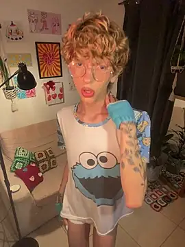 Snapshot of lyamthommpson chatting on February 2026 03:26:02 AM lyamthommpson online show from February 2026 03:26:02 AM