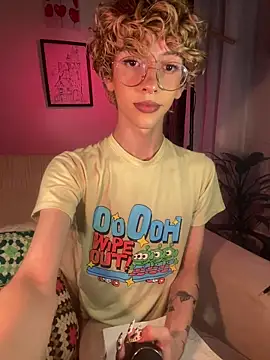 Snapshot of lyamthommpson chatting on April 2026 01:00:01 AM lyamthommpson online show from April 2026 01:00:01 AM