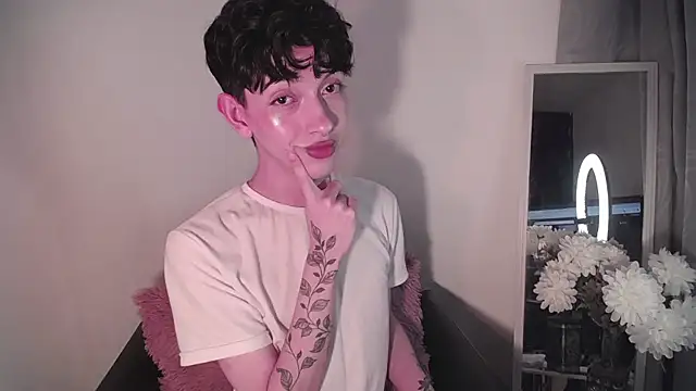 lyamthommpson online show from February 2025 04:14:02 AM