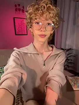 Snapshot of lyamthommpson chatting on April 2026 02:27:01 AM lyamthommpson online show from April 2026 02:27:01 AM