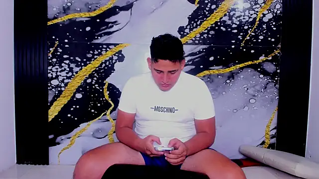 Snapshot of sweethot___ chatting on September 2025 01:58:02 PM sweethot online show from September 2025 01:58:02 PM