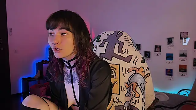 deadlysweet online show from May 2026 01:43:01 AM