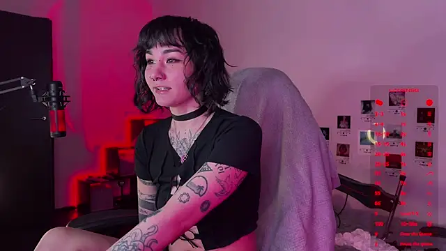 deadlysweet online show from December 2024 12:02:01 AM