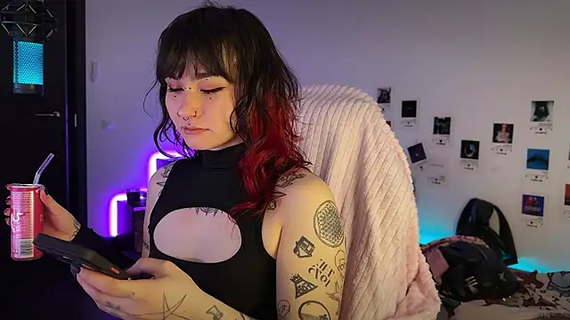 deadlysweet online show from February 2026 12:42:02 AM