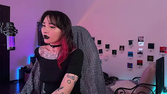 deadlysweet online show from June 2026 07:04:02 PM