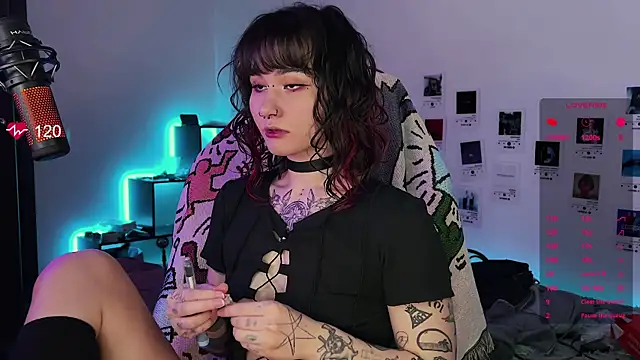 deadlysweet online show from September 2025 02:39:01 AM