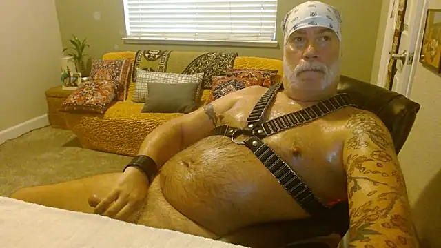 musclebearnips online show from October 2025 05:02:01 PM