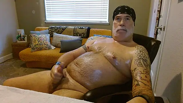 musclebearnips online show from February 2025 07:10:01 PM