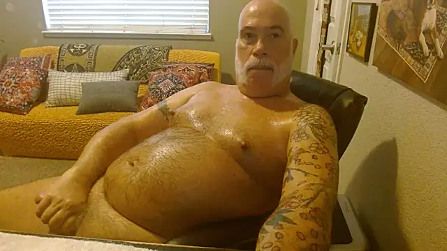 musclebearnips online show from October 2025 06:43:02 PM