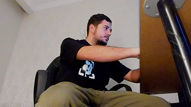 Snapshot of JoshKnights chatting on November 2025 06:28:02 AM JoshKnights online show from November 2025 06:28:02 AM