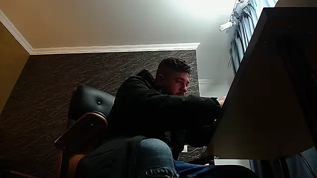 Snapshot of JoshKnights chatting on December 2025 06:01:02 AM JoshKnights online show from December 2025 06:01:02 AM